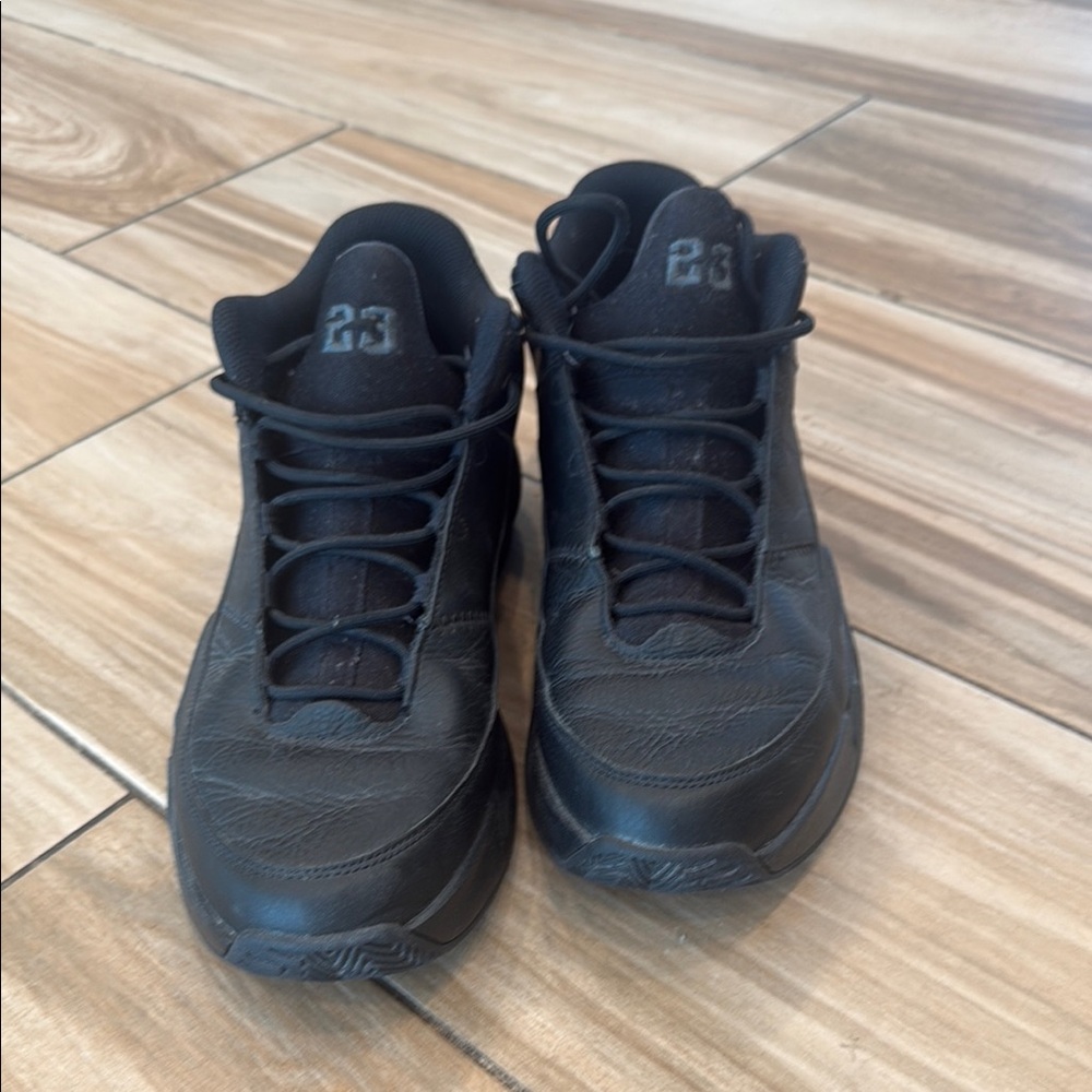 Nike Black Athletic Mid-Top Shoes